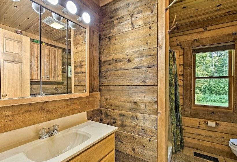 Scenic Cabin On 2 Acres Near Lake Holcombe Marina!