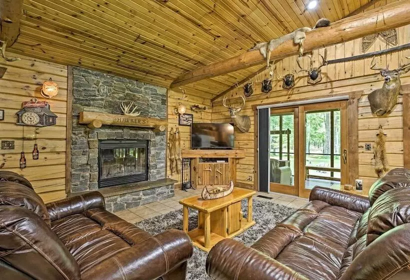 Scenic Cabin On 2 Acres Near Lake Holcombe Marina!