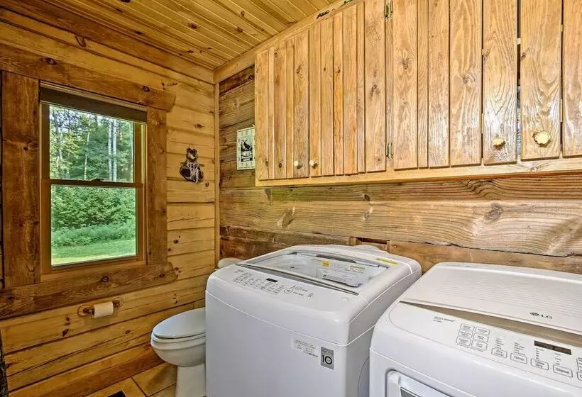 Scenic Cabin On 2 Acres Near Lake Holcombe Marina!