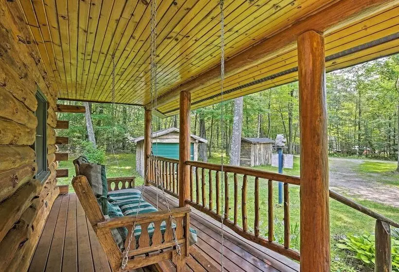 Scenic Cabin On 2 Acres Near Lake Holcombe Marina!
