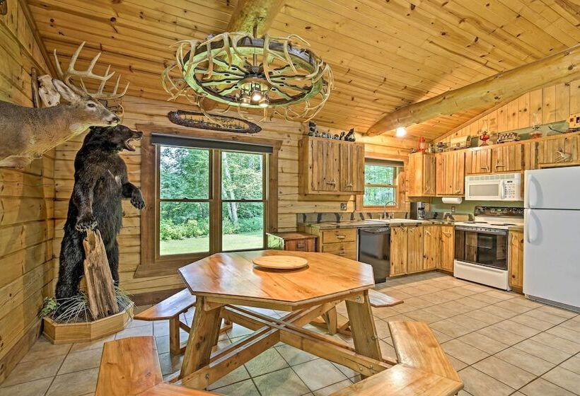 Scenic Cabin On 2 Acres Near Lake Holcombe Marina!