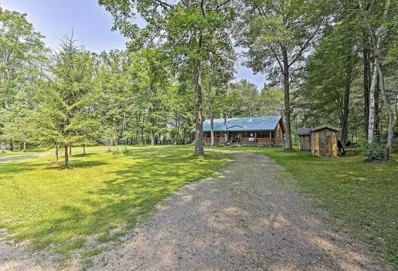 Scenic Cabin On 2 Acres Near Lake Holcombe Marina!
