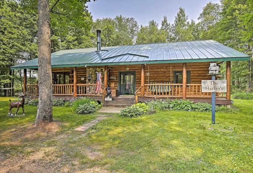 Scenic Cabin On 2 Acres Near Lake Holcombe Marina!
