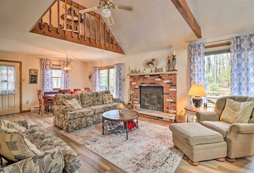 ~ 1 Mi To Lake: Secluded Poconos Home W/ Decks
