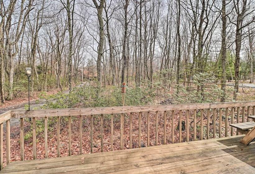 ~ 1 Mi To Lake: Secluded Poconos Home W/ Decks
