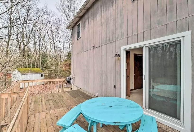 ~ 1 Mi To Lake: Secluded Poconos Home W/ Decks