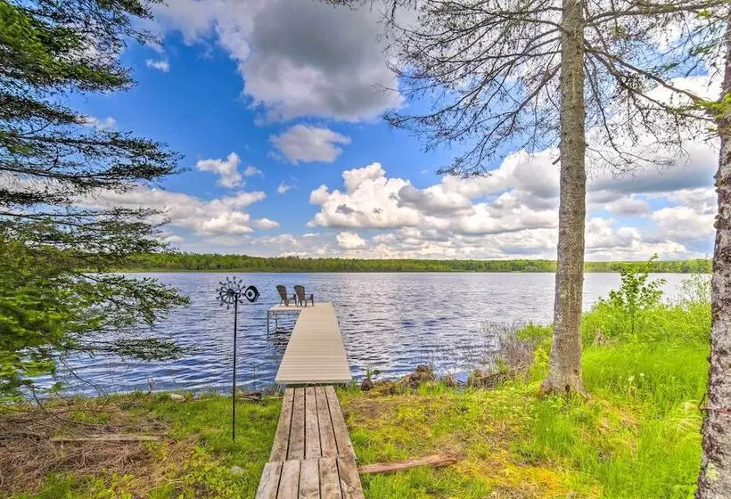 Secluded Woodsy Watersmeet Cabin W/ Fire Pit!