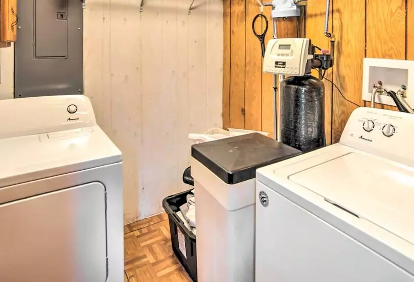 Secluded Woodsy Watersmeet Cabin W/ Fire Pit!