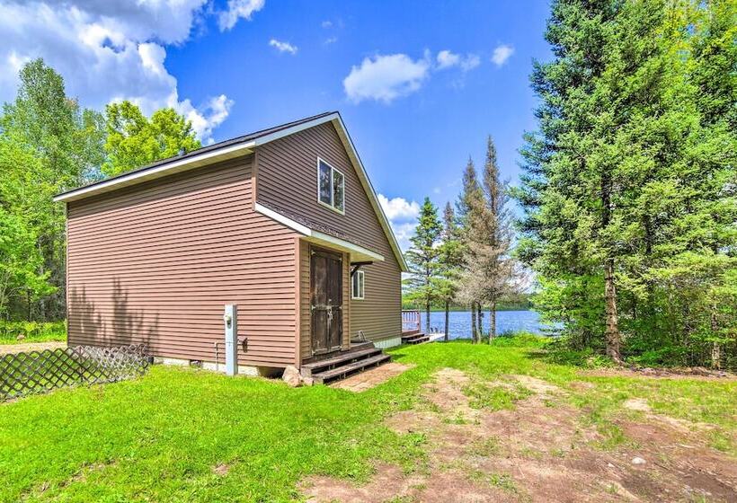 Secluded Woodsy Watersmeet Cabin W/ Fire Pit!
