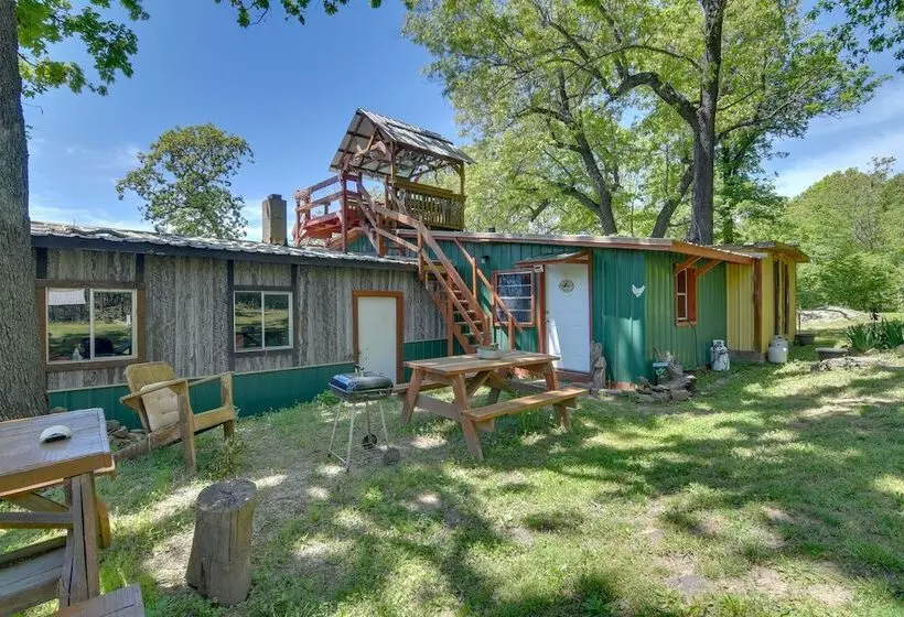 Serene Green Forest Hideaway W/ Spacious Yard