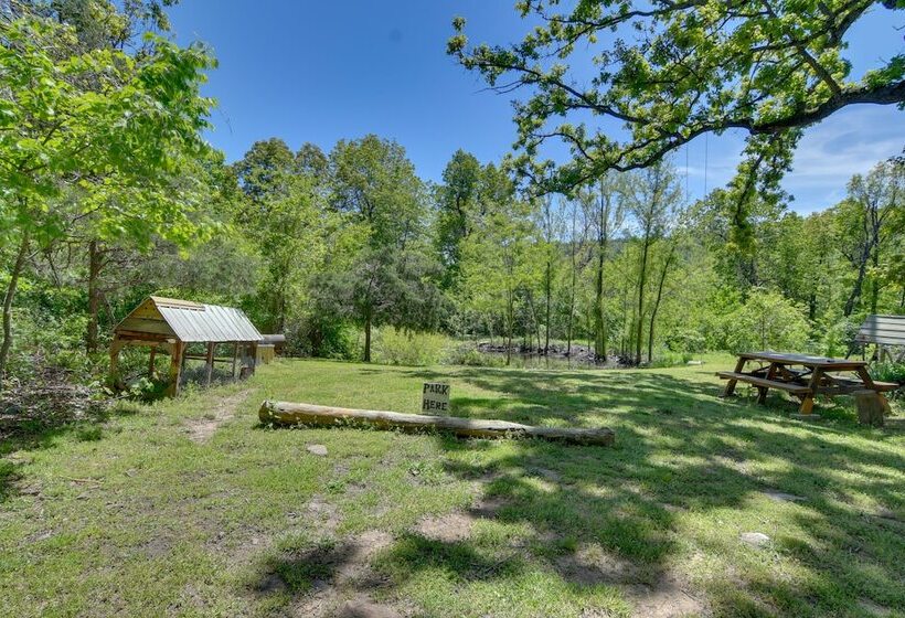 Serene Green Forest Hideaway W/ Spacious Yard