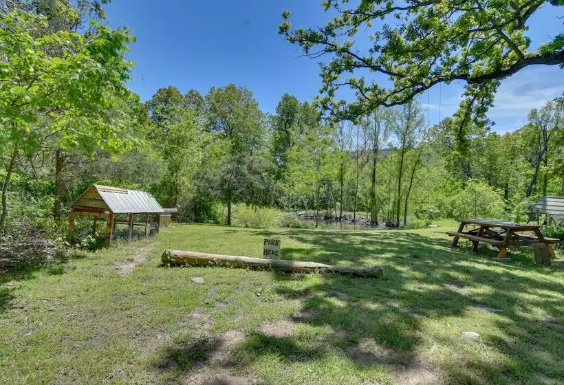 Serene Green Forest Hideaway W/ Spacious Yard
