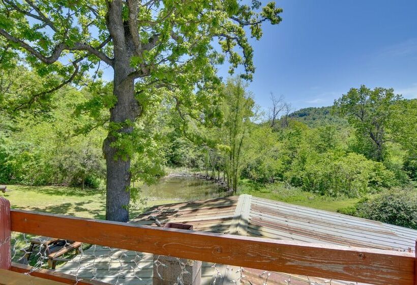 Serene Green Forest Hideaway W/ Spacious Yard