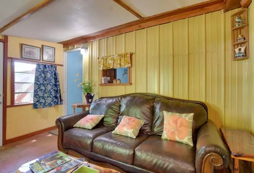 Serene Green Forest Hideaway W/ Spacious Yard