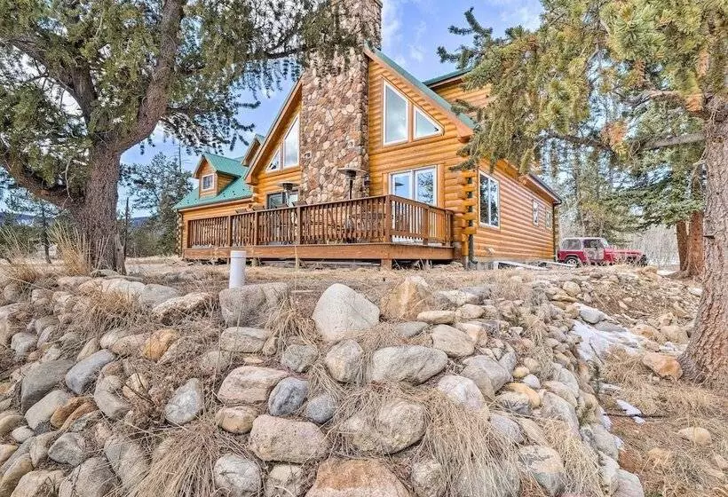 Spacious Fairplay Cabin W/ Deck & Dry Sauna!