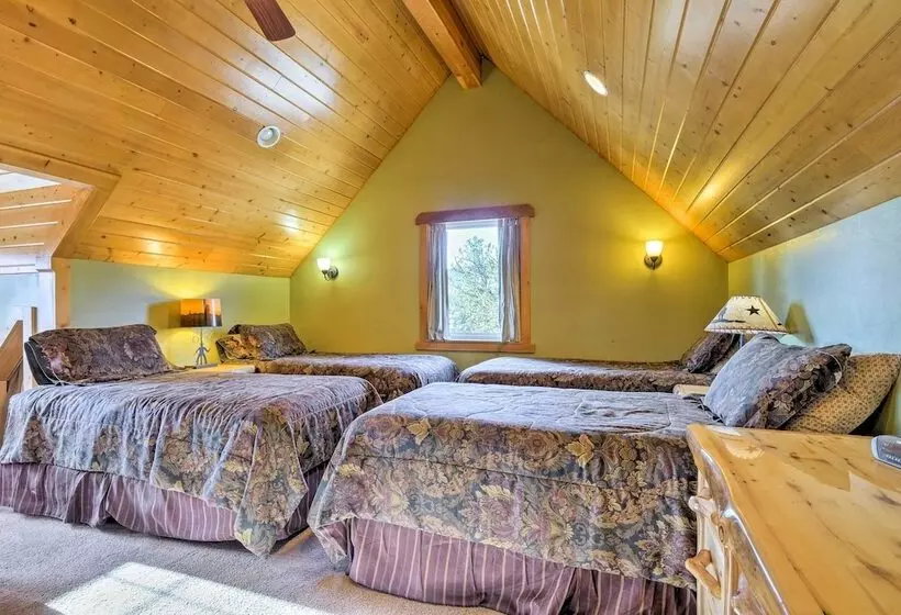 Spacious Fairplay Cabin W/ Deck & Dry Sauna!