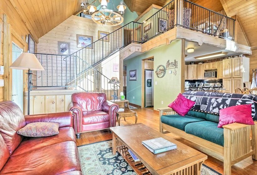 Spacious Fairplay Cabin W/ Deck & Dry Sauna!