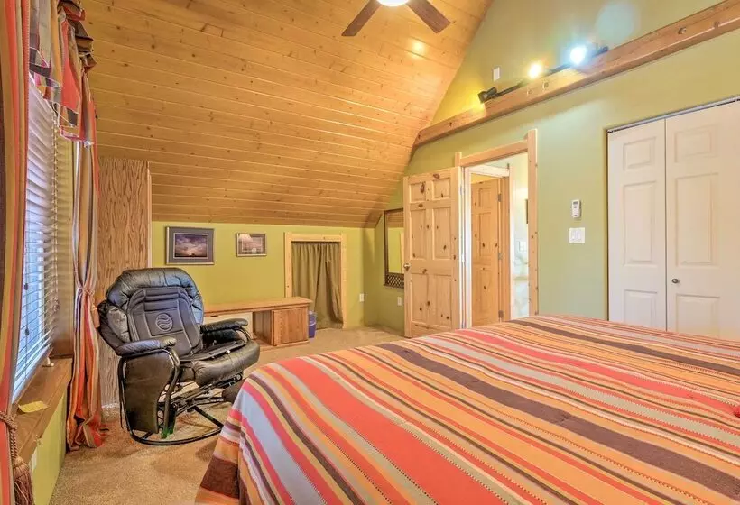 Spacious Fairplay Cabin W/ Deck & Dry Sauna!