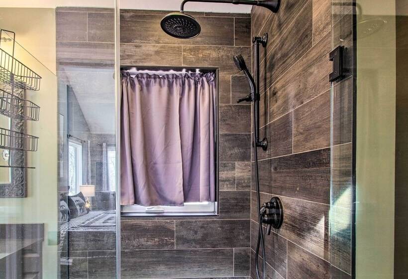 Stunning Wintergreen Resort Home: Ski & Golf!