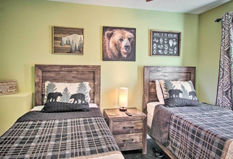 Stunning Wintergreen Resort Home: Ski & Golf!