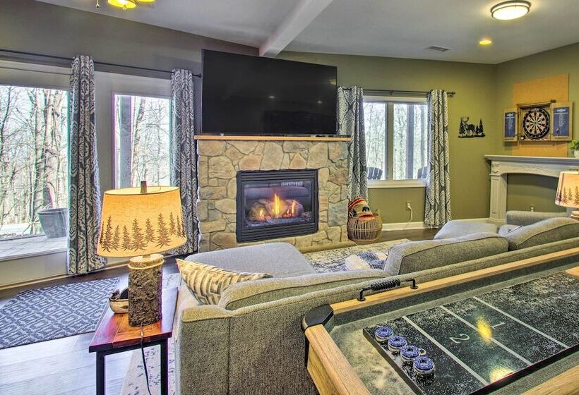 Stunning Wintergreen Resort Home: Ski & Golf!