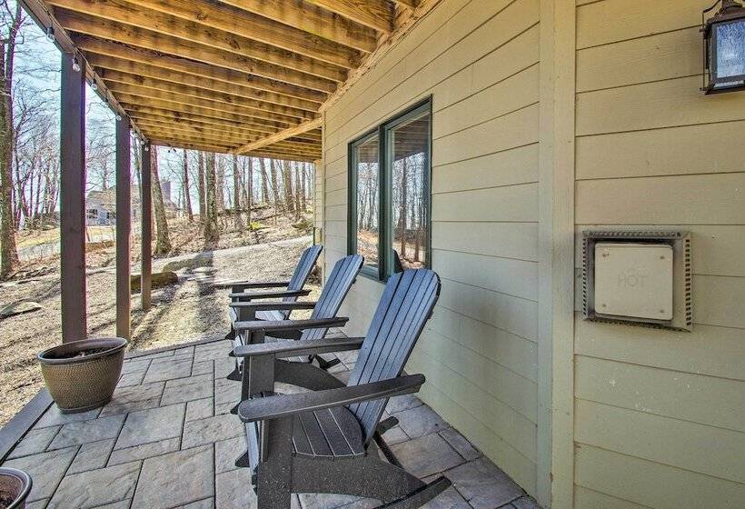 Stunning Wintergreen Resort Home: Ski & Golf!