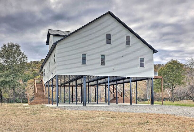 Lavish Riverfront Escape W/ Gas Grill!