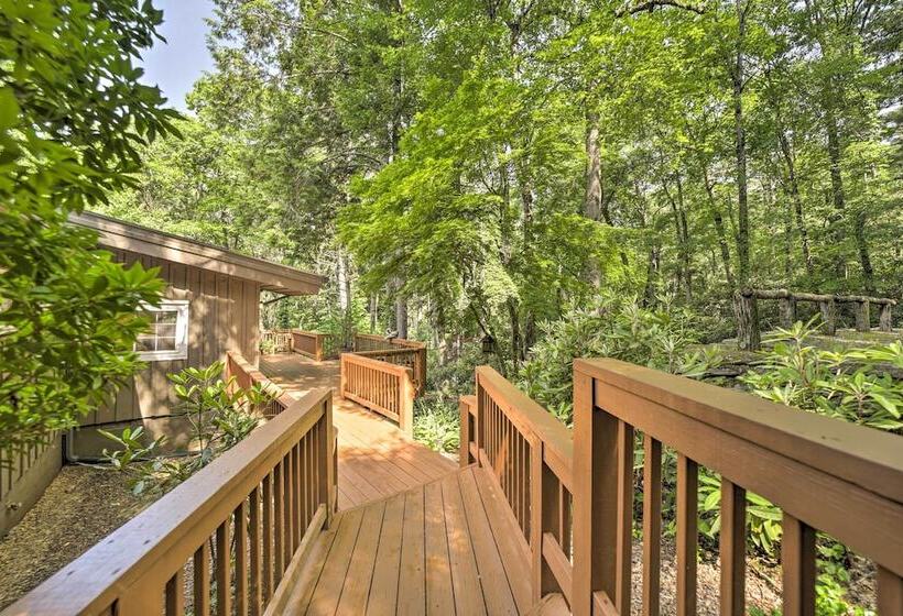 Tranquil Highlands Cottage With Fire Pit & Stream!