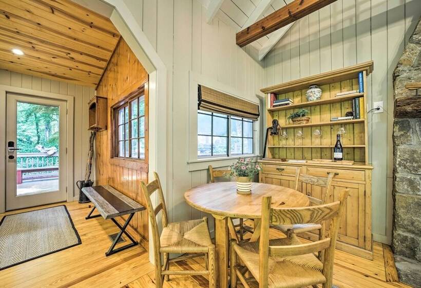 Tranquil Highlands Cottage With Fire Pit & Stream!