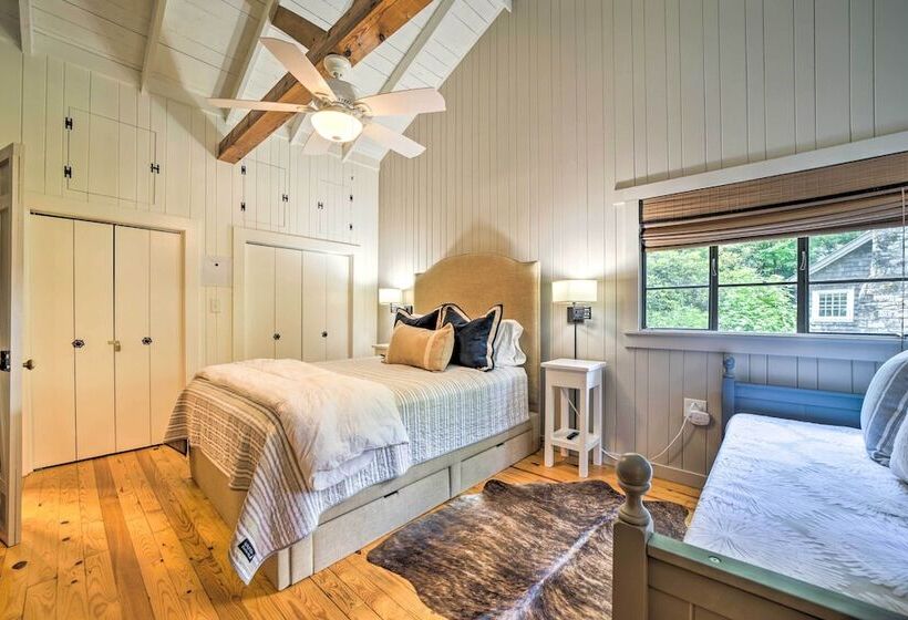 Tranquil Highlands Cottage With Fire Pit & Stream!