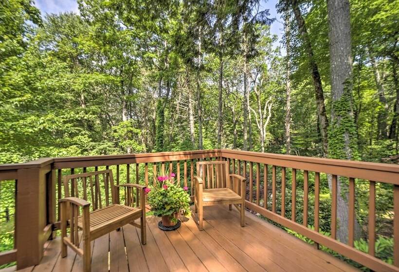 Tranquil Highlands Cottage With Fire Pit & Stream!