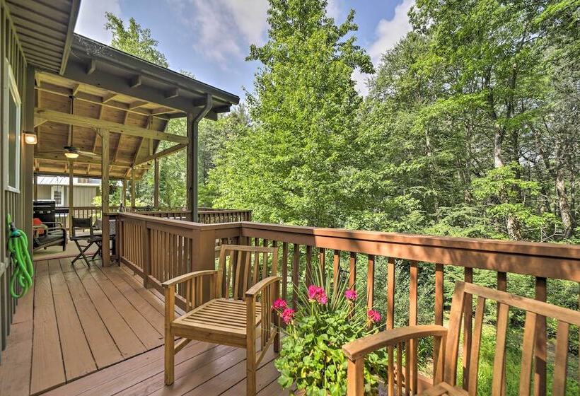 Tranquil Highlands Cottage With Fire Pit & Stream!