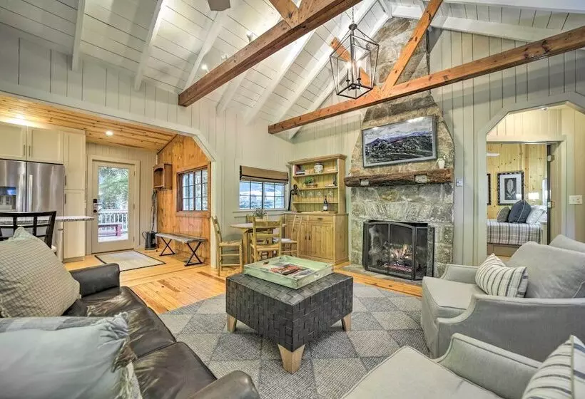 Tranquil Highlands Cottage With Fire Pit & Stream!
