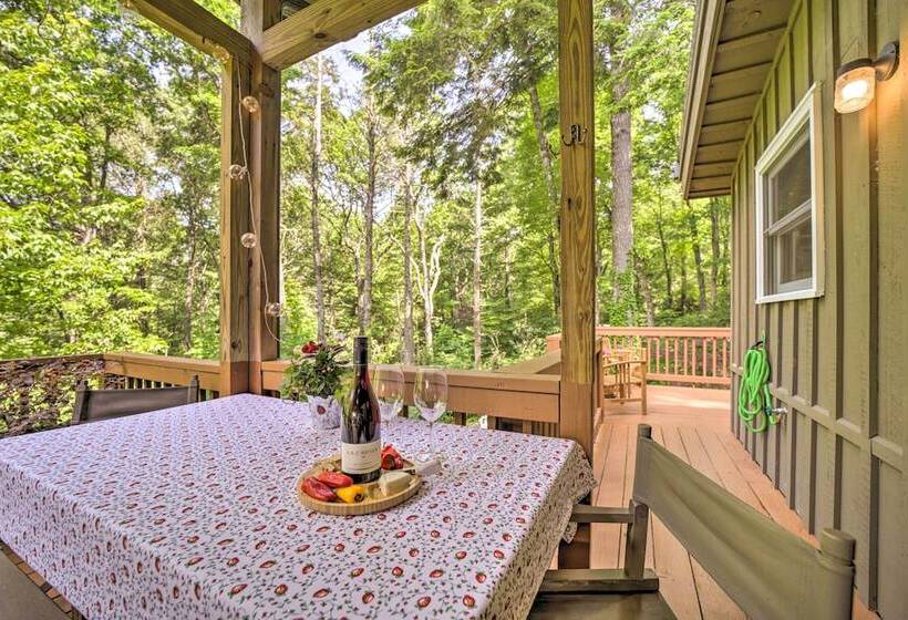 Tranquil Highlands Cottage With Fire Pit & Stream!