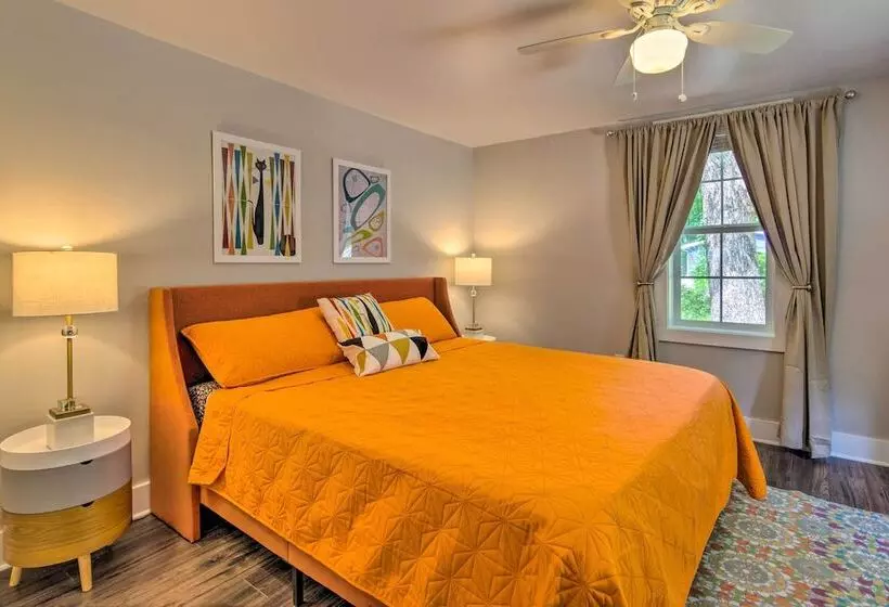 Breathtaking Views: Unique Chimney Rock Cottage!