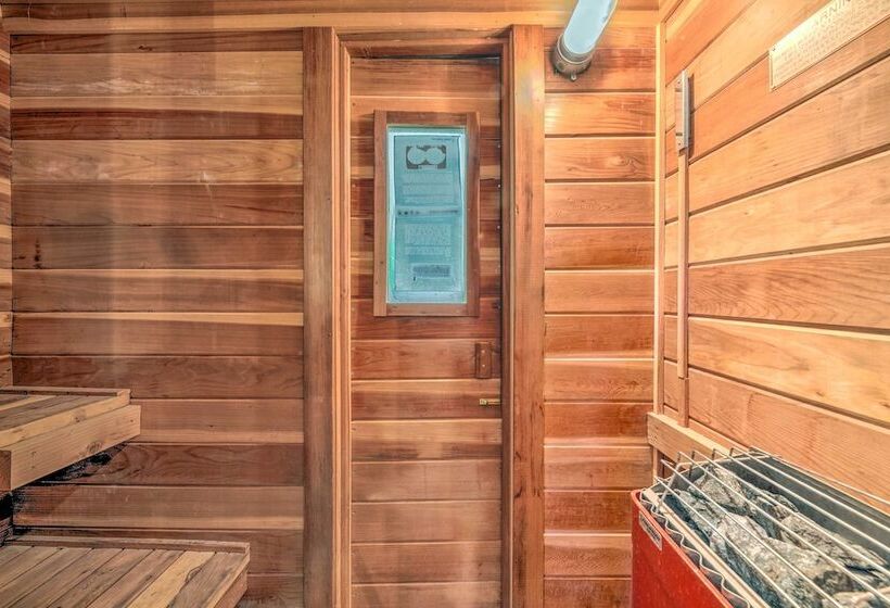 Unique & Modern Alto Home W/ Private Hot Tub!