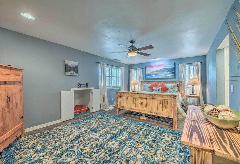 Unique & Modern Alto Home W/ Private Hot Tub!