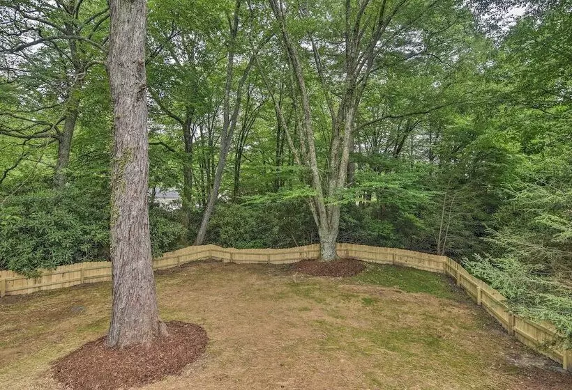 Blowing Rock Home: 1 Block To Downtown!