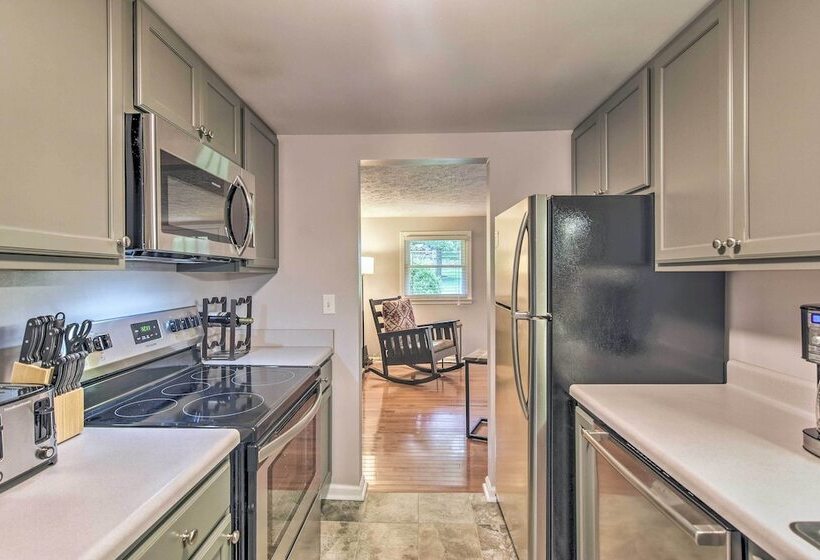 Blowing Rock Home: 1 Block To Downtown!