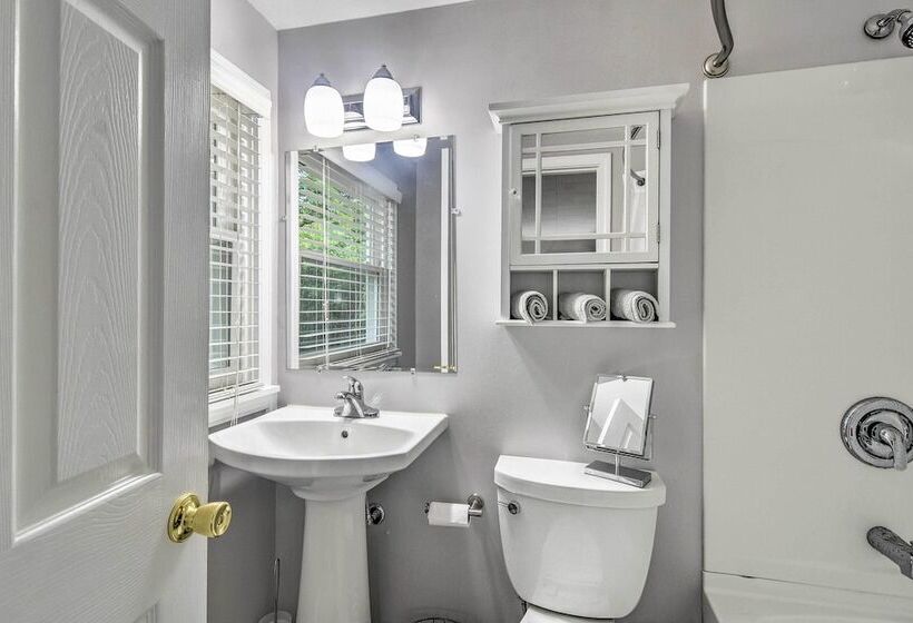 Blowing Rock Home: 1 Block To Downtown!