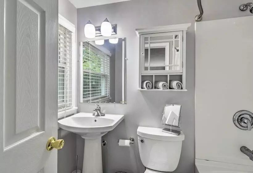 Blowing Rock Home: 1 Block To Downtown!