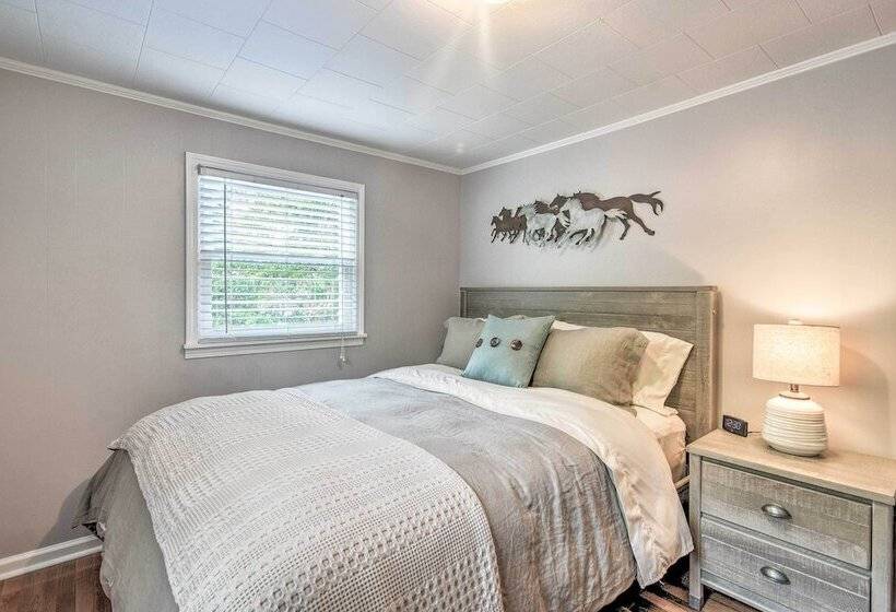 Blowing Rock Home: 1 Block To Downtown!