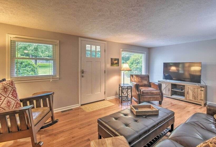 Blowing Rock Home: 1 Block To Downtown!