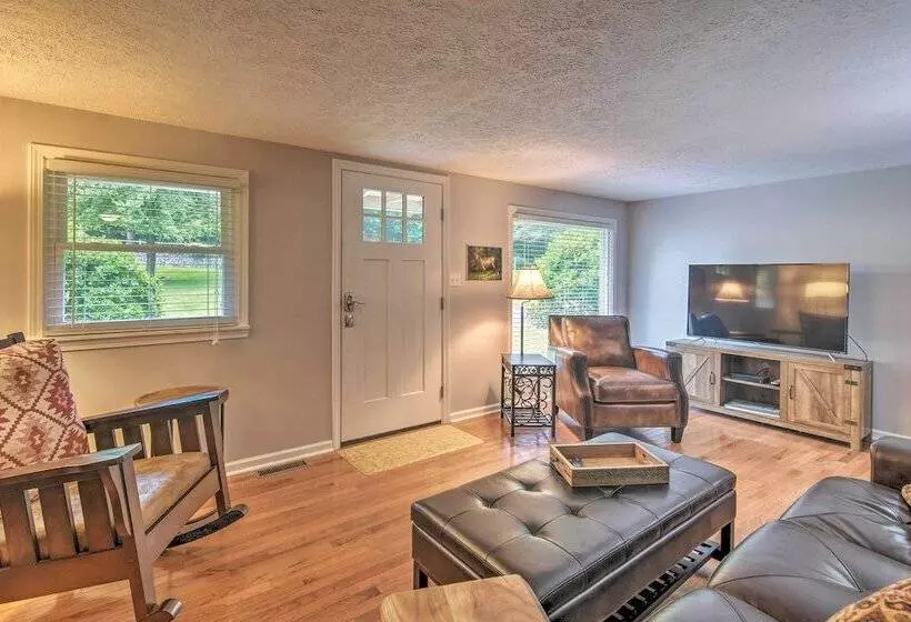 Blowing Rock Home: 1 Block To Downtown!