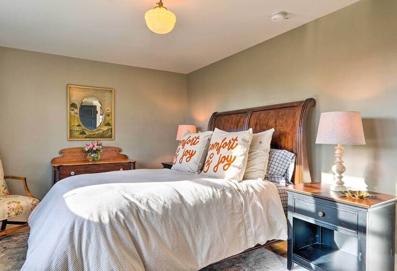 Upscale Arts + Crafts Bungalow W/ Yard, Pool!