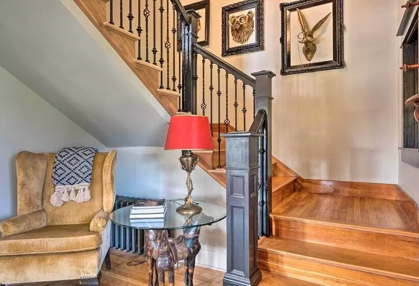 Upscale Arts + Crafts Bungalow W/ Yard, Pool!