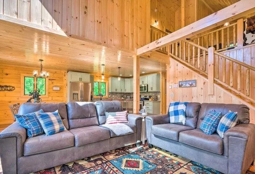 Peaceful North Haverhill Haven W/ Wood Fire Pit