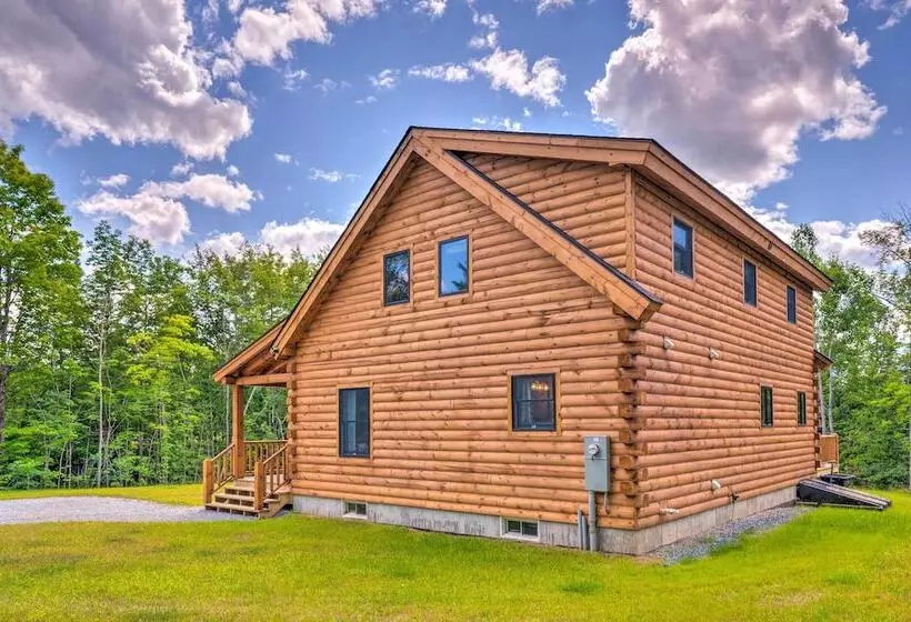 Peaceful North Haverhill Haven W/ Wood Fire Pit
