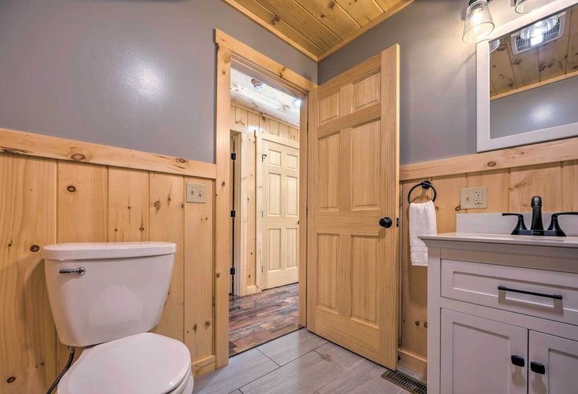 Peaceful North Haverhill Haven W/ Wood Fire Pit