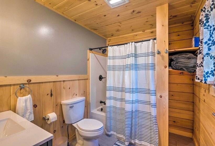 Peaceful North Haverhill Haven W/ Wood Fire Pit